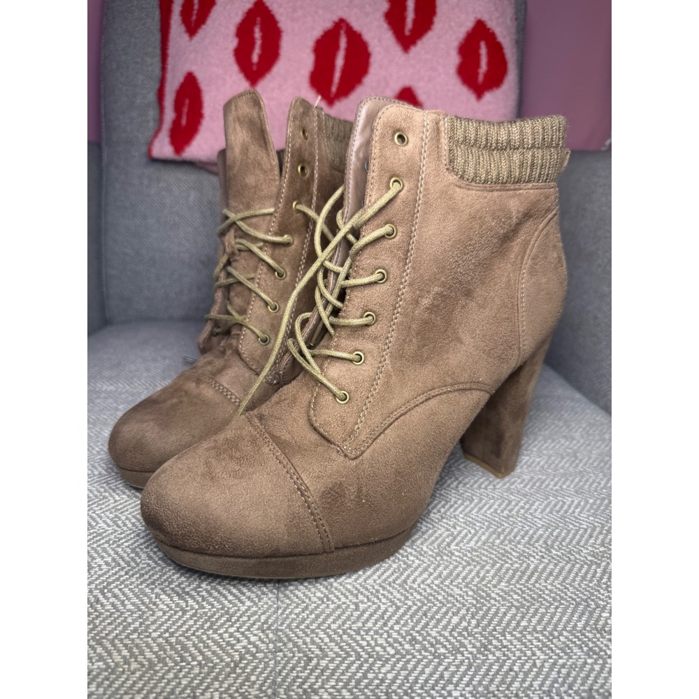 Charlotte Russe Tan Faux Suede Lace Up Platform Block Heel Ankle Boots Size 10
